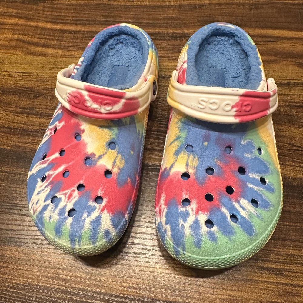 CROCS  Colorful Tie-Dye slip ons Crocs Classic Lined Multicolor women 7 men’s 5